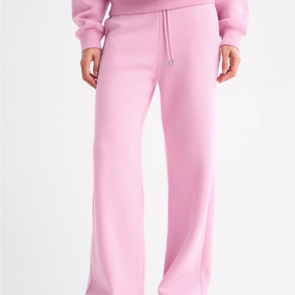 Abercrombie & Fitch Women’s Mauve Pink High Rise Wide Leg Sweatpant NWT